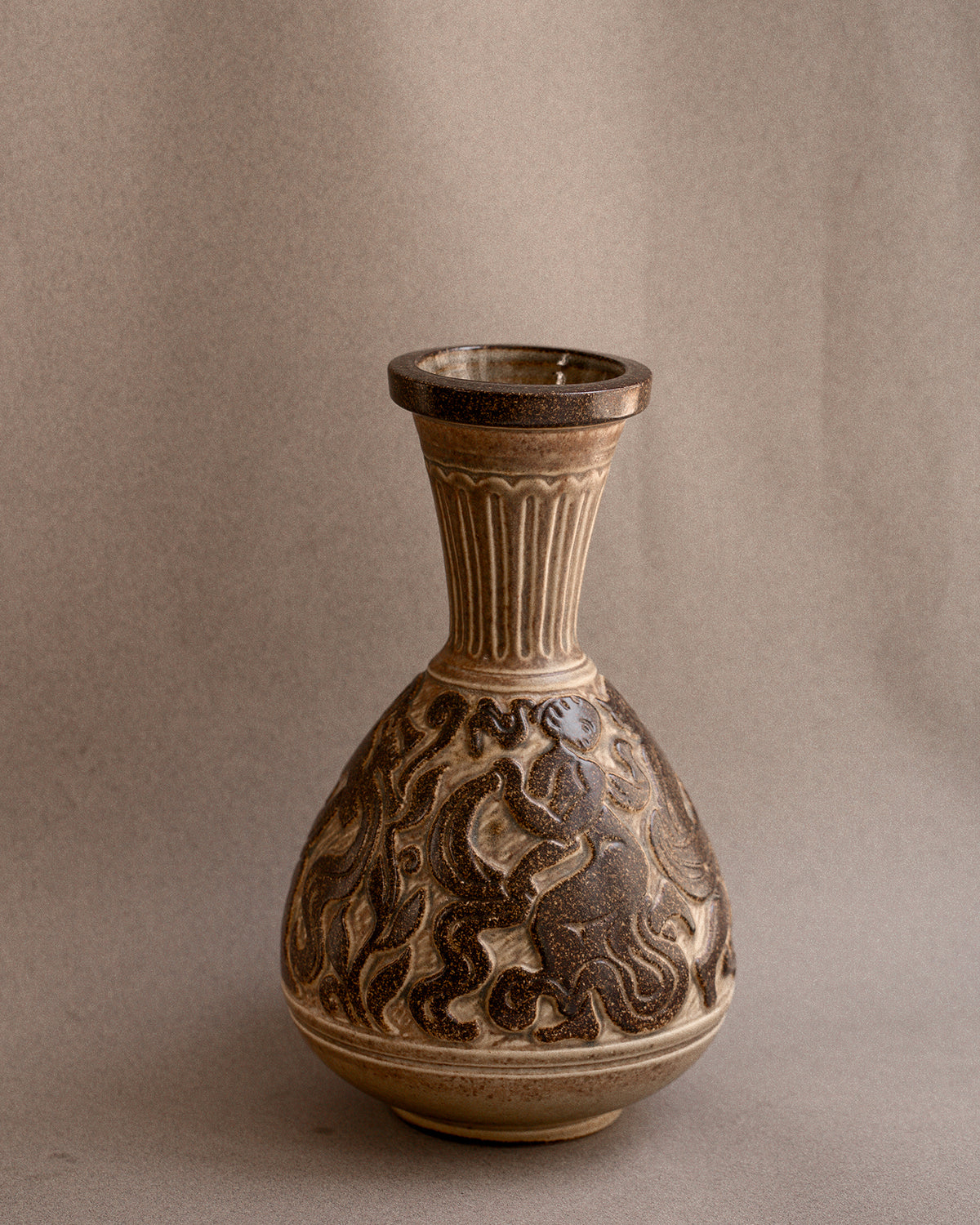 Michael Andersen &amp; Søn “Vase med Mennesker”, Model 6406
