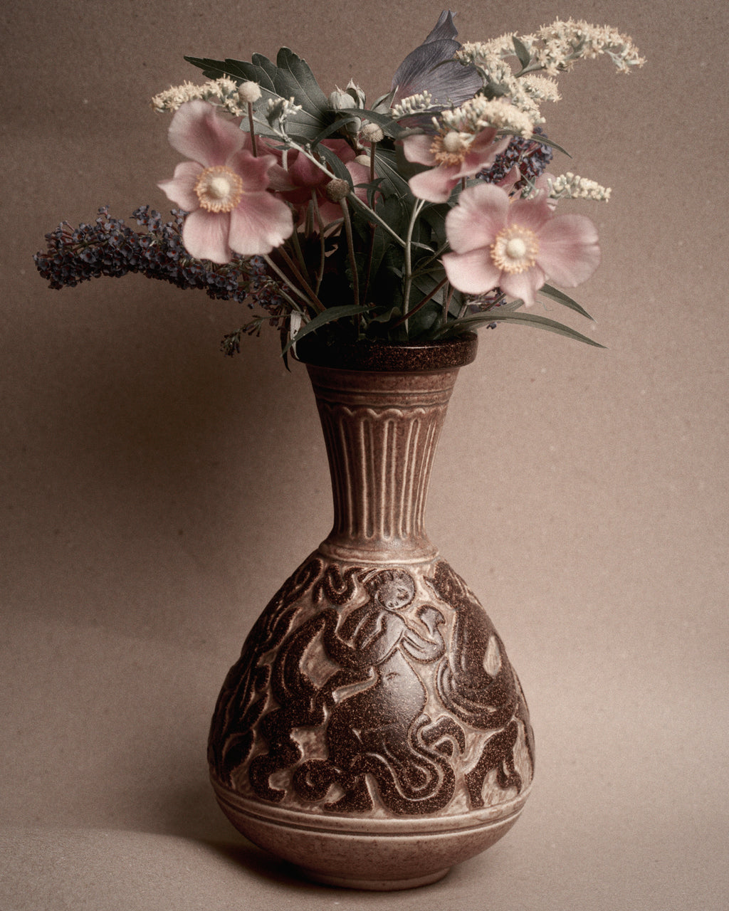 Michael Andersen &amp; Søn “Vase med Mennesker”, Model 6406